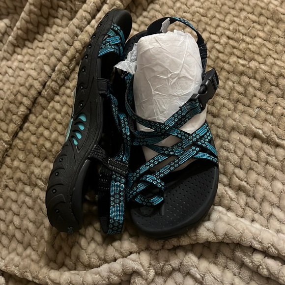 Size 7 Blue, gray sketchers sandals. - Picture 7 of 8